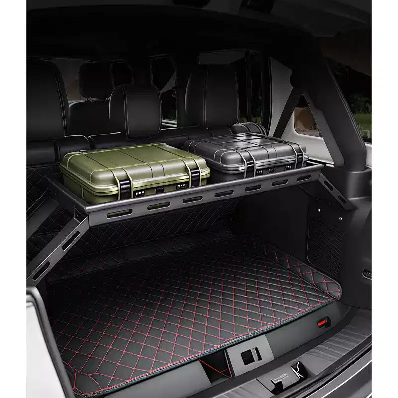 Porte-bagages arrière renforcé pour la version quatre portes.