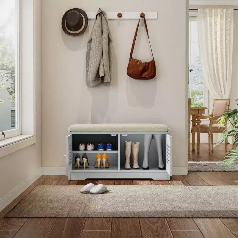 Banc meuble à chaussures avec double portes, banc d'entrée avec étagères réglables et coussins amovibles, étagère à chaussures de couloir.