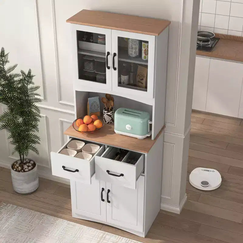 Meuble de cuisine en bois avec portes vitrées et tiroirs de rangement