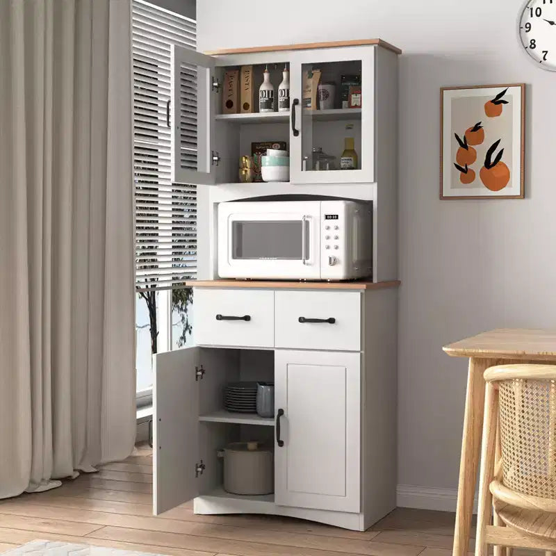 Meuble de cuisine en bois avec portes vitrées et tiroirs de rangement