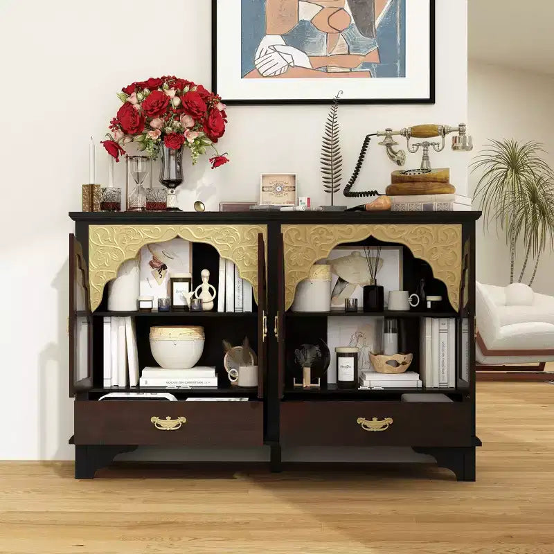 Bahut de luxe vintage : finition noire et marron, décorations gravées or + portes vitrées