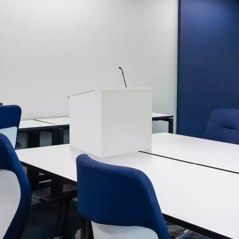 Pupitre de bureau pliable et portable, adapté aux églises et aux écoles.