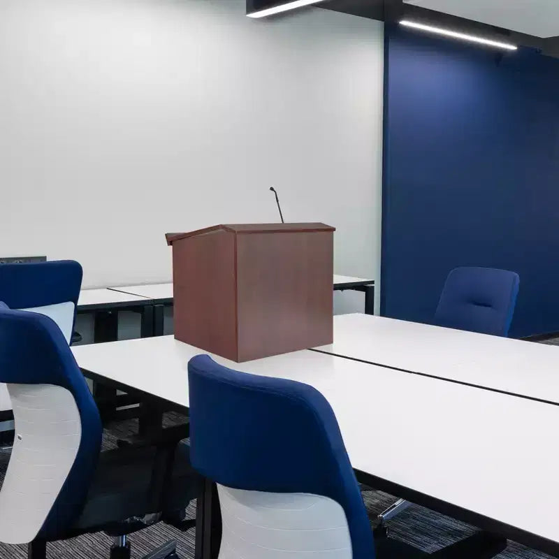 Pupitre de bureau pliable et portable, adapté aux églises et aux écoles.
