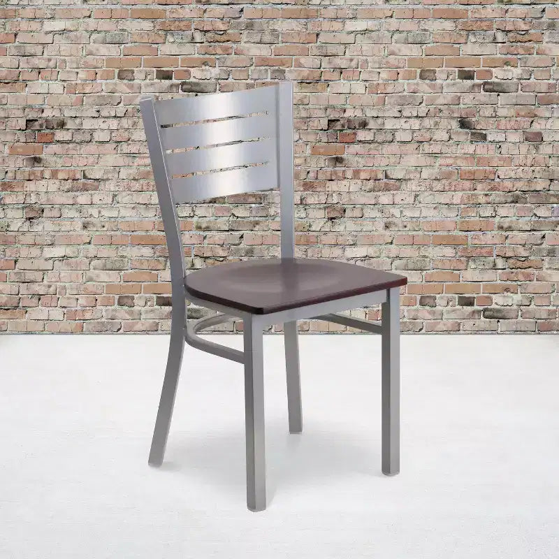 Chaise de salle à manger en métal à lattes argentées