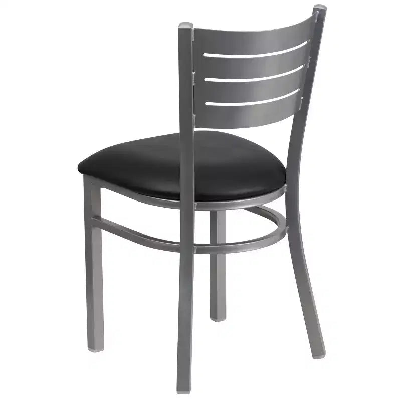 Chaise de salle à manger en métal à lattes argentées