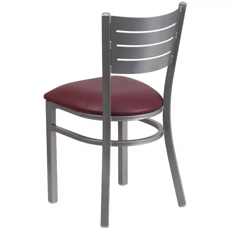 Chaise de salle à manger en métal à lattes argentées