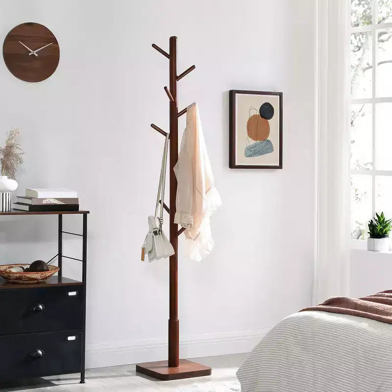 Porte-manteau en bois massif avec une base carrée robuste, disponible en 3 hauteurs.