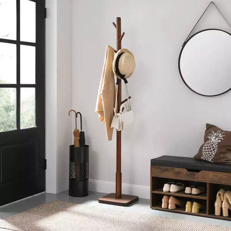 Porte-manteau en bois massif avec une base carrée robuste, disponible en 3 hauteurs.